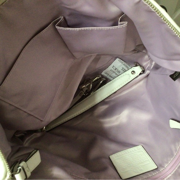 Ivory Coach Leather Tote Handbag - Picture 11 of 16